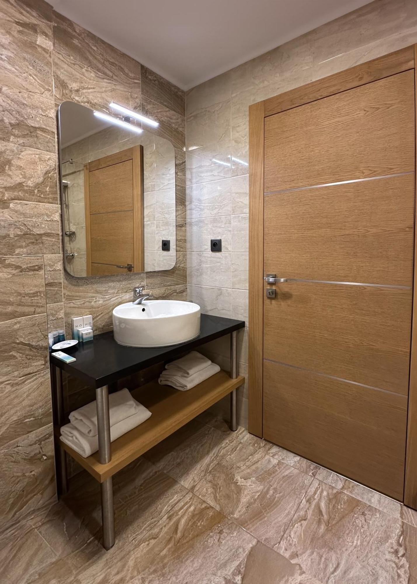 Gazda Hotel&Restaurant - Self Chek-In Jesenice  المظهر الخارجي الصورة