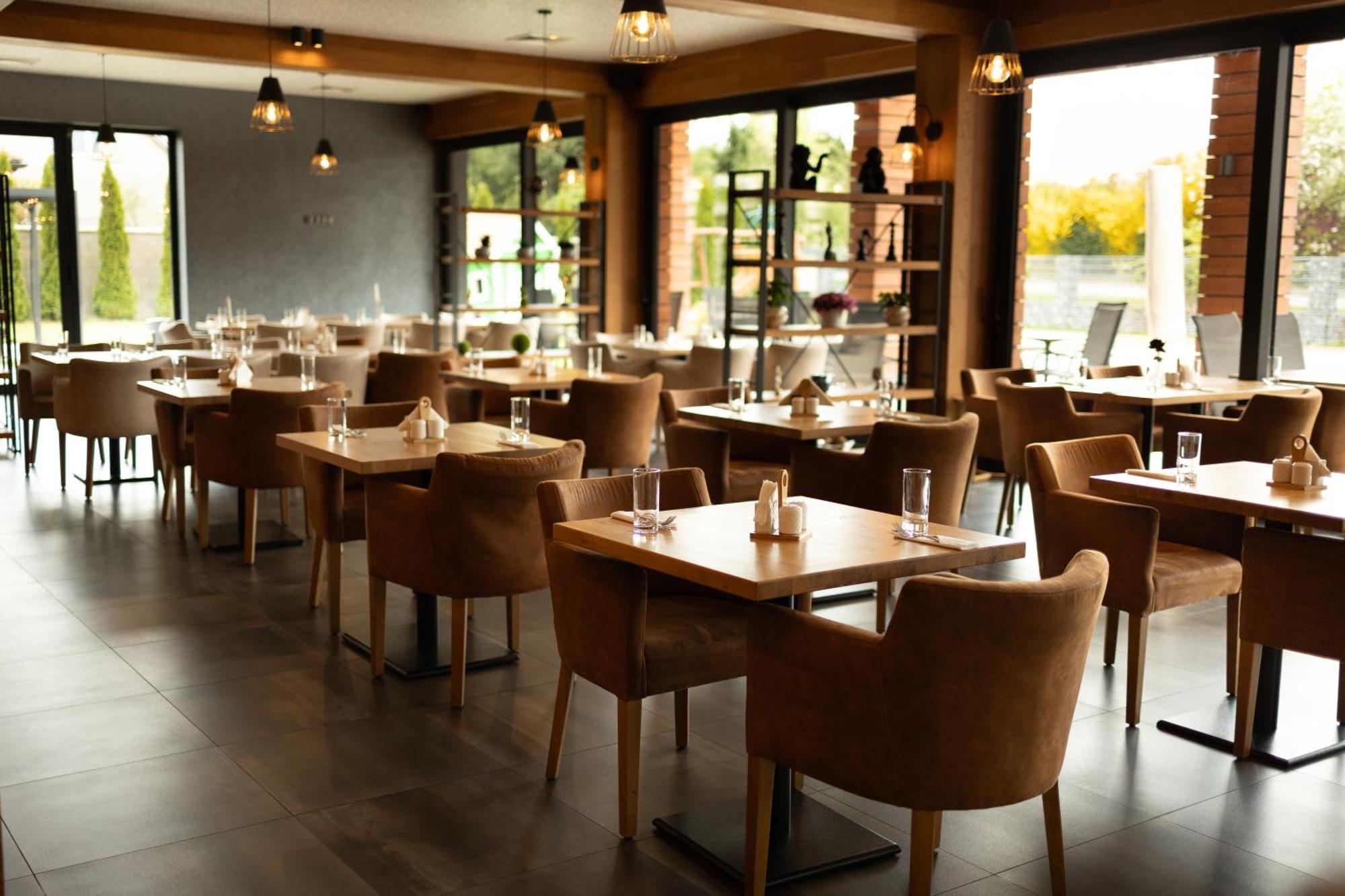 Gazda Hotel&Restaurant - Self Chek-In Jesenice  المظهر الخارجي الصورة
