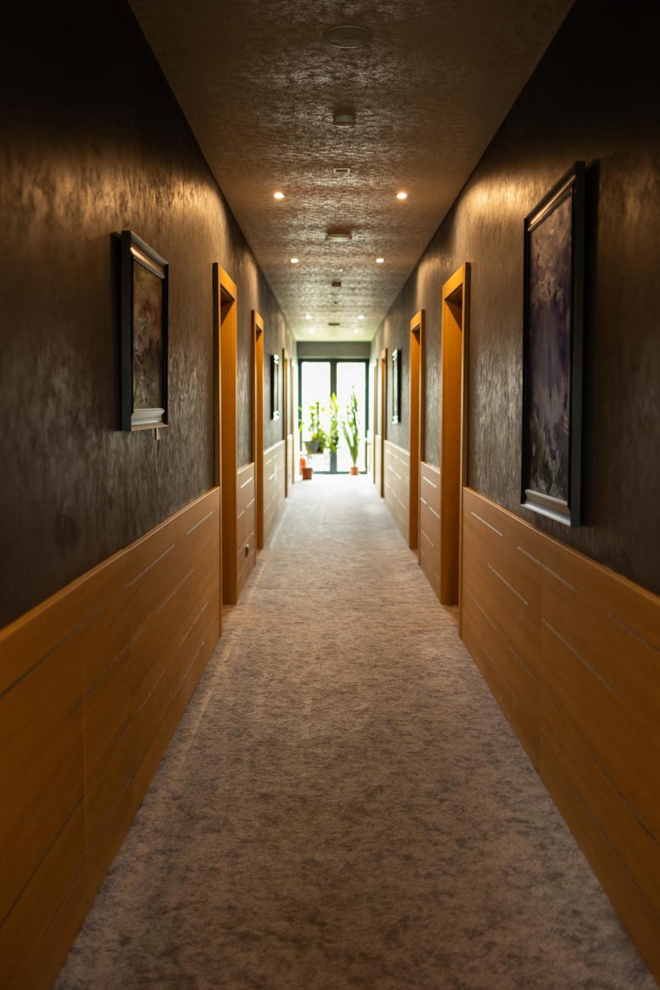 Gazda Hotel&Restaurant - Self Chek-In Jesenice  المظهر الخارجي الصورة